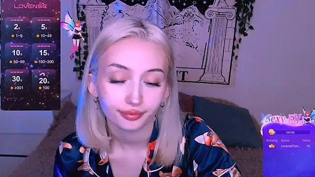 Snapshot of beauty_blonde chatting on February 2025 10:32:02 PM beauty blonde online show from February 2025 10:32:02 PM