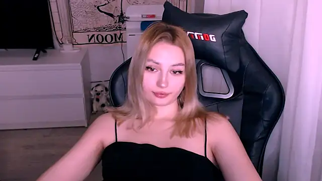 beauty blonde online show from November 2025 01:17:01 AM