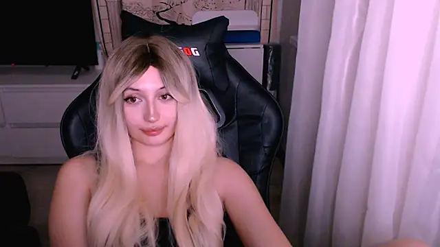 beauty blonde online show from December 2025 12:21:02 PM