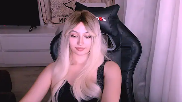 beauty blonde online show from December 2025 12:58:01 PM