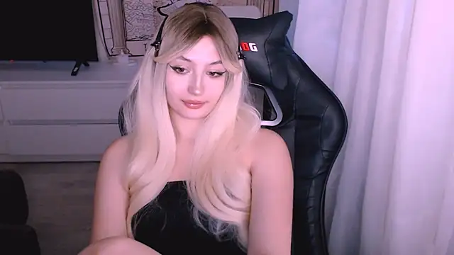 beauty blonde online show from December 2025 02:54:02 AM