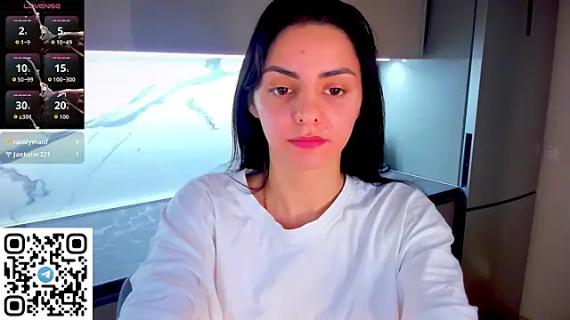 Snapshot of EmiliaZen chatting on April 2026 09:45:02 PM EmiliaZen online show from April 2026 09:45:02 PM