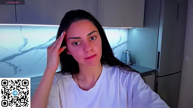 Snapshot of EmiliaZen chatting on June 2026 10:36:01 PM EmiliaZen online show from June 2026 10:36:01 PM
