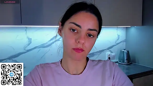 Snapshot of EmiliaZen chatting on July 2026 06:58:02 PM EmiliaZen online show from July 2026 06:58:02 PM