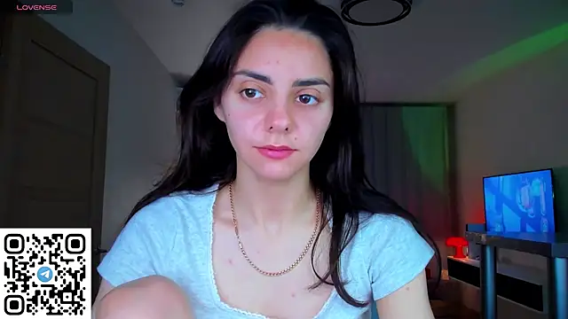 Snapshot of EmiliaZen chatting on July 2026 09:17:01 PM EmiliaZen online show from July 2026 09:17:01 PM