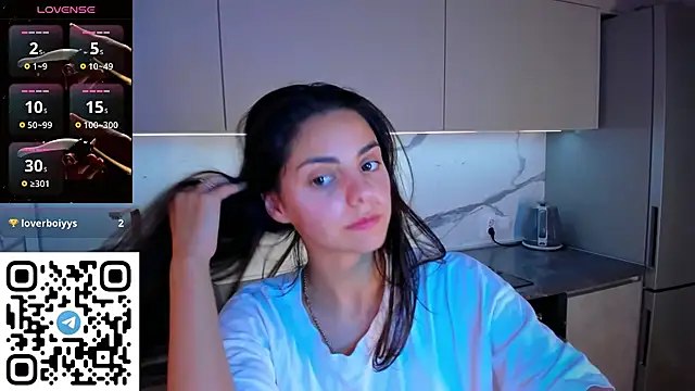 Snapshot of EmiliaZen chatting on July 2026 09:14:02 PM EmiliaZen online show from July 2026 09:14:02 PM