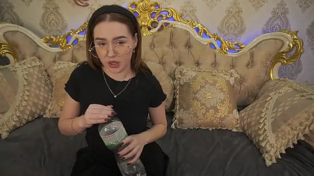 Snapshot of DivineJass chatting on March 2025 01:05:01 AM DivineJass online show from March 2025 01:05:01 AM