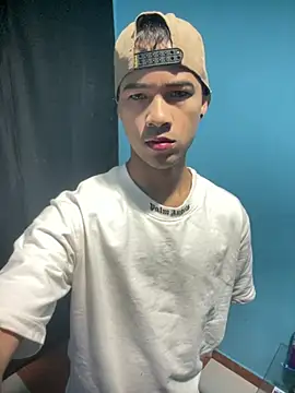 Twink X online show from February 2025 11:53:02 PM