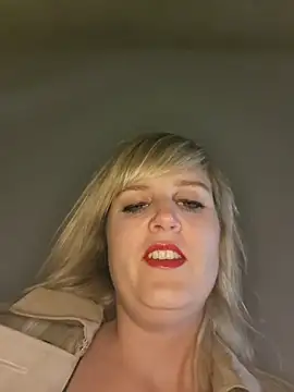 Snapshot of Sexybiene969 chatting on November 2025 05:46:02 PM Sexybiene969 online show from November 2025 05:46:02 PM