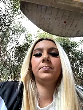 Snapshot of hotamanda01 chatting on November 2025 01:04:01 PM hotamanda01 online show from November 2025 01:04:01 PM