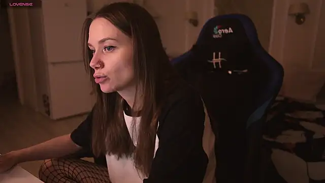 alexa feels  online show from February 2025 06:43:02 PM