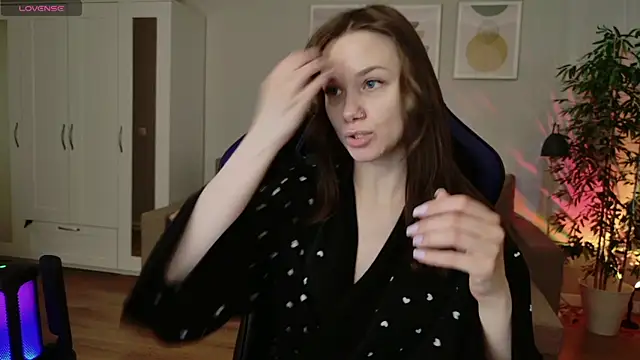 alexa feels  online show from April 2026 04:01:02 PM