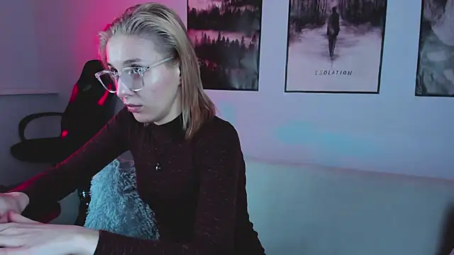 Snapshot of PhilippaAdamas chatting on February 2025 05:48:01 AM PhilippaAdamas online show from February 2025 05:48:01 AM