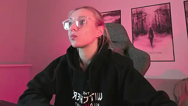 Snapshot of PhilippaAdamas chatting on March 2025 08:48:02 AM PhilippaAdamas online show from March 2025 08:48:02 AM