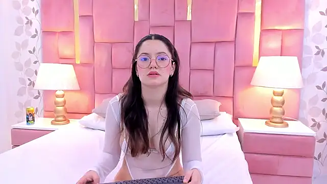 ArianaFranco online show from November 2025 04:40:01 PM