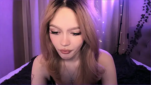 MiaRanki online show from March 2026 10:24:01 PM