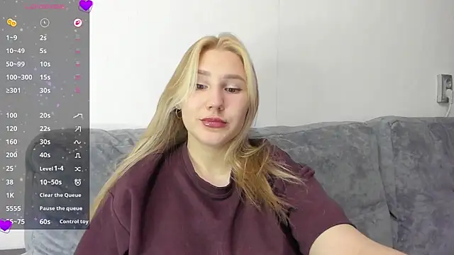 Snapshot of And1sa chatting on January 2026 03:28:01 PM And1sa online show from January 2026 03:28:01 PM