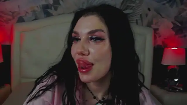 MaeveMoon online show from May 2026 02:19:02 AM