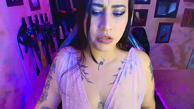 cherryy bombshelll online show from February 2026 05:39:02 PM