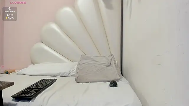 Olivia Stevens online show from February 2025 07:35:02 PM