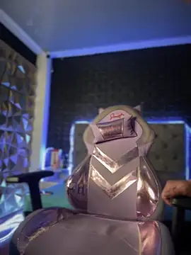 Carola-Ross online show from March 2025 02:41:01 AM