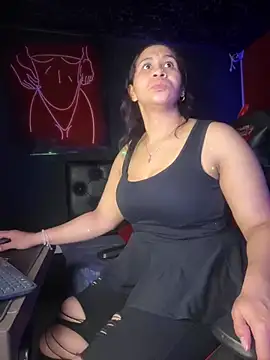 Carola-Ross online show from March 2025 02:56:02 AM