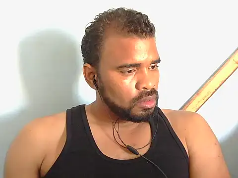 Snapshot of YOX22 chatting on October 2025 09:31:01 PM YOX22 online show from October 2025 09:31:01 PM