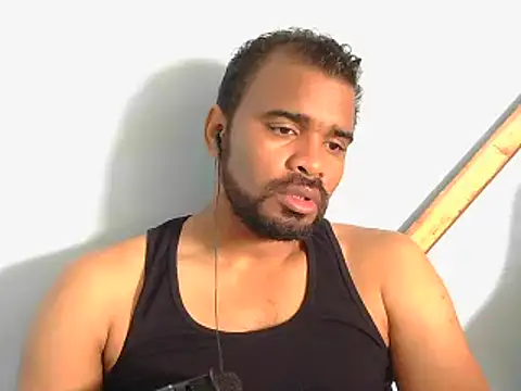 Snapshot of YOX22 chatting on October 2025 03:05:02 PM YOX22 online show from October 2025 03:05:02 PM