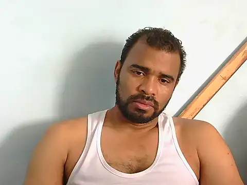 Snapshot of YOX22 chatting on October 2025 01:23:04 PM YOX22 online show from October 2025 01:23:04 PM