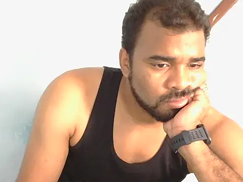 Snapshot of YOX22 chatting on November 2025 01:33:02 PM YOX22 online show from November 2025 01:33:02 PM