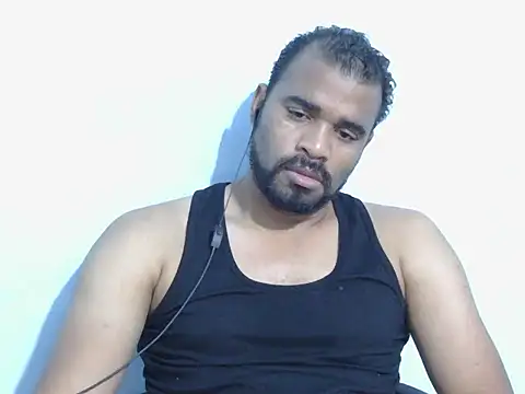 Snapshot of YOX22 chatting on November 2025 05:40:01 AM YOX22 online show from November 2025 05:40:01 AM