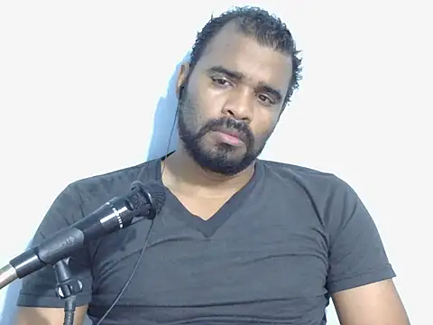 Snapshot of YOX22 chatting on November 2025 05:19:02 AM YOX22 online show from November 2025 05:19:02 AM