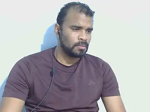 Snapshot of YOX22 chatting on November 2025 07:05:02 AM YOX22 online show from November 2025 07:05:02 AM