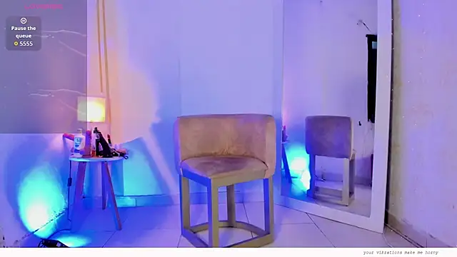 Emylyjonhs online show from February 2026 08:03:02 PM