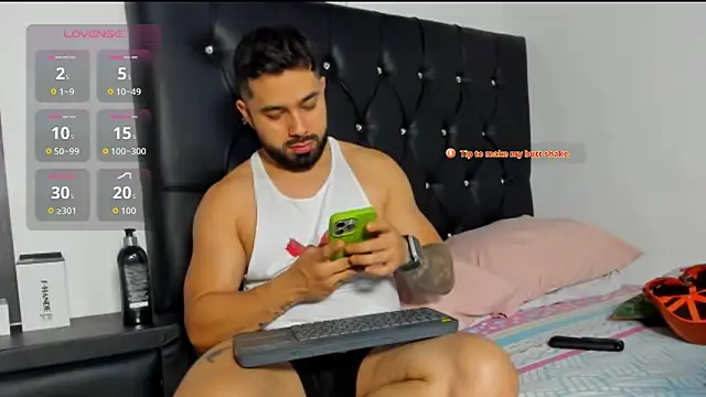 mikeblaree online show from December 2025 06:47:02 PM