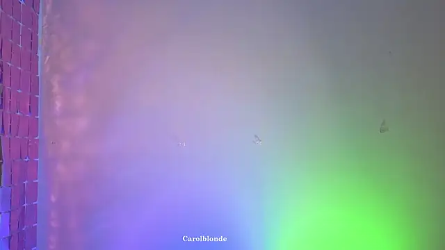 Snapshot of Carolblonde chatting on November 2025 09:29:01 AM Carolblonde online show from November 2025 09:29:01 AM