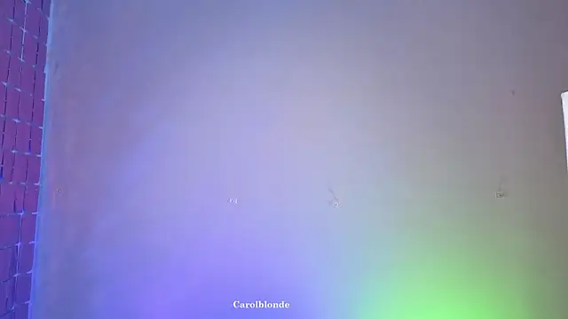 Snapshot of Carolblonde chatting on December 2025 03:44:01 AM Carolblonde online show from December 2025 03:44:01 AM
