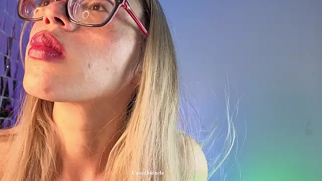 Carolblonde online show from December 2025 09:33:02 PM