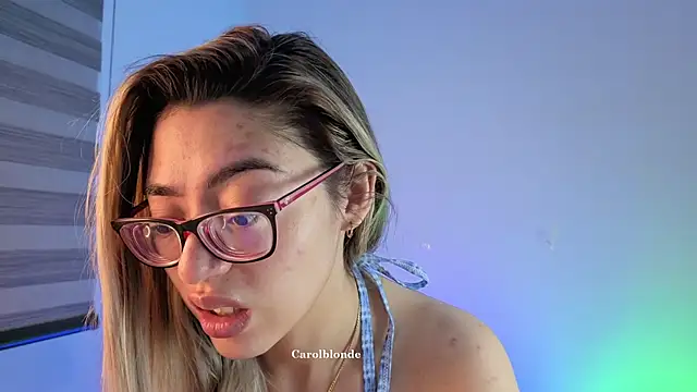 Snapshot of Carolblonde chatting on June 2026 10:41:02 PM Carolblonde online show from June 2026 10:41:02 PM