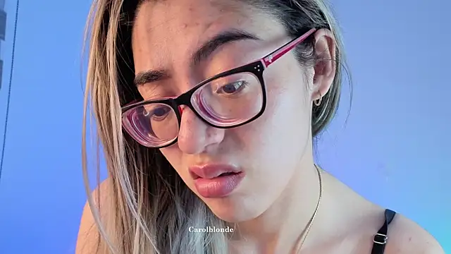 Snapshot of Carolblonde chatting on June 2026 10:36:02 PM Carolblonde online show from June 2026 10:36:02 PM