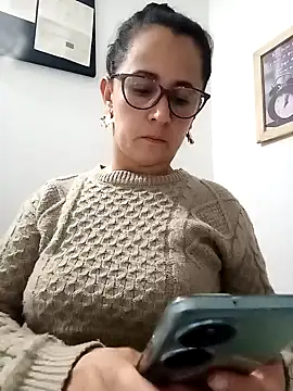 Snapshot of Alanna_11 chatting on February 2025 01:41:01 AM Alanna 11 online show from February 2025 01:41:01 AM