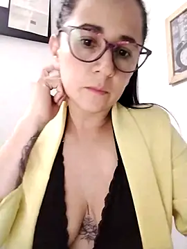 Snapshot of Alanna_11 chatting on March 2025 01:48:01 AM Alanna 11 online show from March 2025 01:48:01 AM