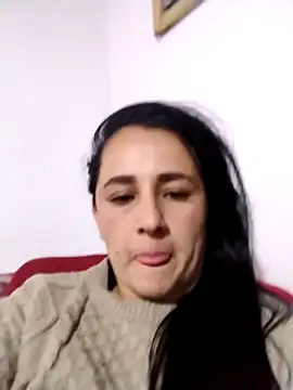 Snapshot of Alanna_11 chatting on October 2025 03:27:01 AM Alanna 11 online show from October 2025 03:27:01 AM