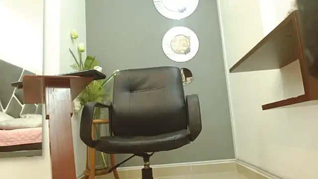 Snapshot of StephyJones1 chatting on January 2025 10:18:01 PM StephyJones1 online show from January 2025 10:18:01 PM