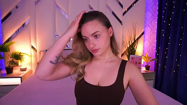 LindsieGreyy online show from February 2026 08:25:02 AM