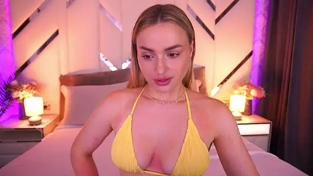 Snapshot of LindsieGreyy chatting on June 2026 12:53:02 PM LindsieGreyy online show from June 2026 12:53:02 PM