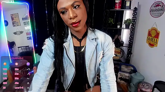 Snapshot of anuvyz_miller_ chatting on November 2025 12:49:01 PM anuvyz miller online show from November 2025 12:49:01 PM