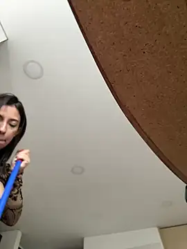 Snapshot of KarolVega- chatting on February 2025 06:48:01 PM KarolVega- online show from February 2025 06:48:01 PM