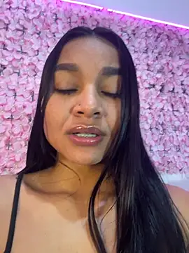 Snapshot of Lynda_Bonnie chatting on November 2025 02:28:02 AM Lynda Bonnie online show from November 2025 02:28:02 AM