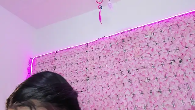 Snapshot of Lynda_Bonnie chatting on November 2025 02:28:01 PM Lynda Bonnie online show from November 2025 02:28:01 PM